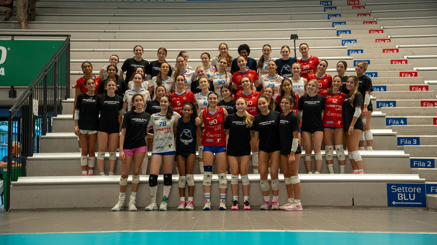 Loudoun and V7 teams after the scrimmage